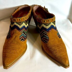 SBICCA Sz 8 Slip On Western Stacked Heel Country Shooties Pointy Toe Shoes NEW